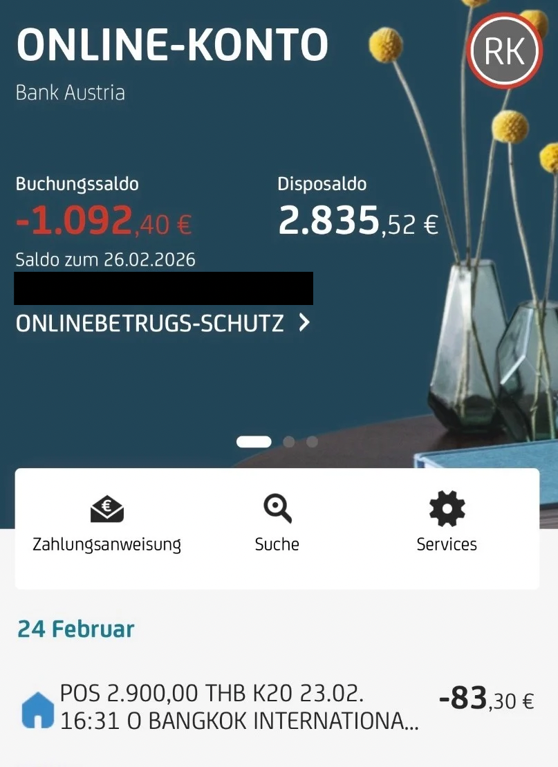 Bank Austria Online-Konto mit negativem Buchungssaldo vor dem Flug nach Bangkok